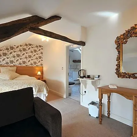 Priory Hotel 3*
