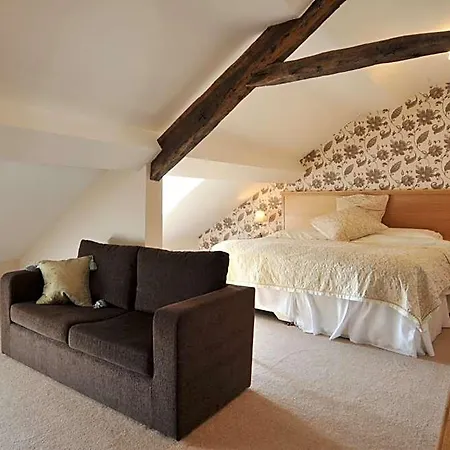 Priory Hotel 3*