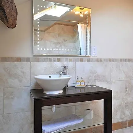 Priory Hotel 3*