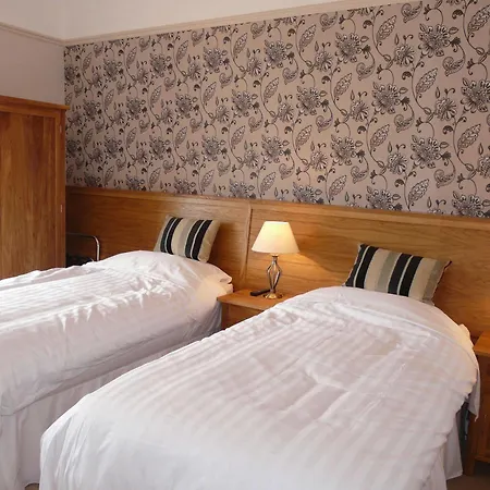 Priory Hotel 3*