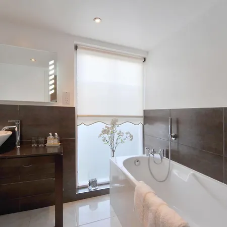 Priory Hotel 3*