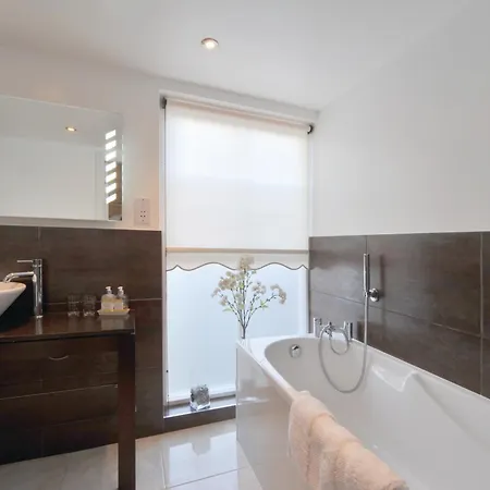 Priory Hotel 3*