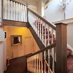 Priory Отель
